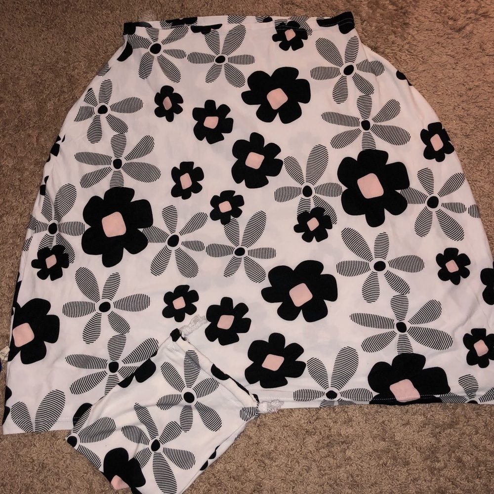 Car seat cover /nursing cover
